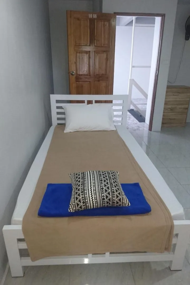 Easy Rooms And Minimart Ko Lanta Gæstehus