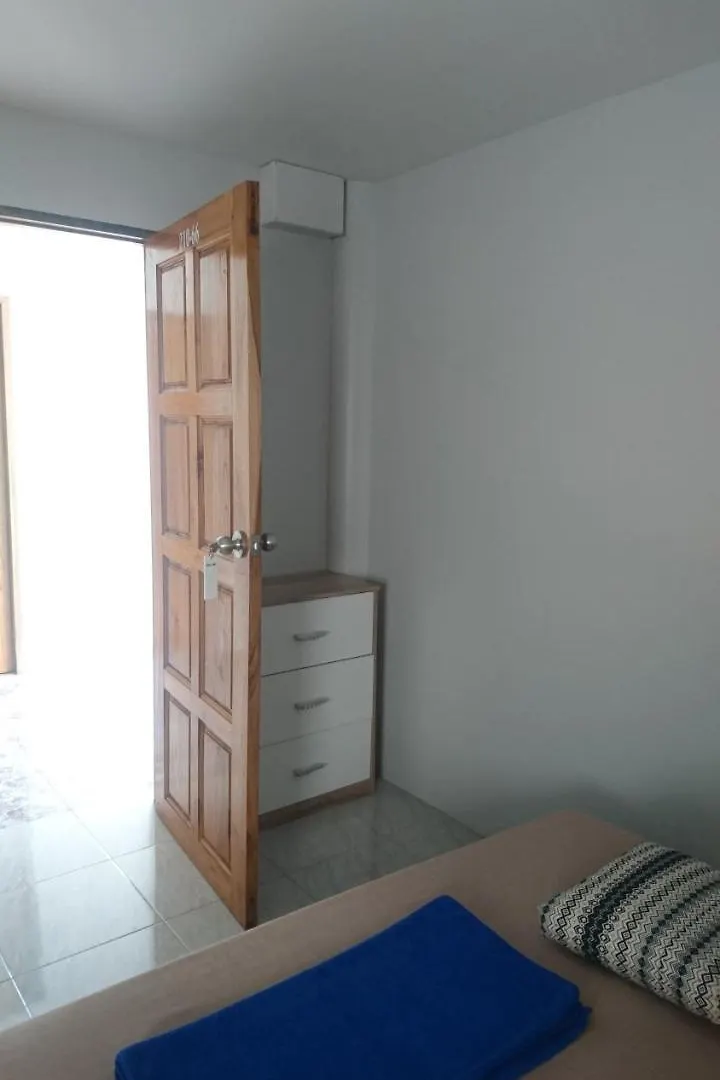 Easy Rooms And Minimart Ko Lanta 2*,